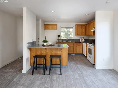 1223 E Sunset Drive Newberg OR 97132