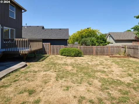 1223 E Sunset Drive Newberg OR 97132