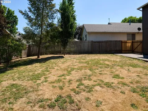 1223 E Sunset Drive Newberg OR 97132