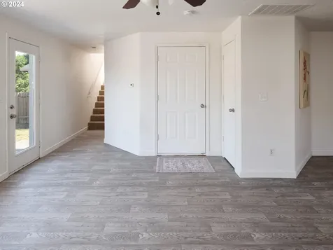 1223 E Sunset Drive Newberg OR 97132