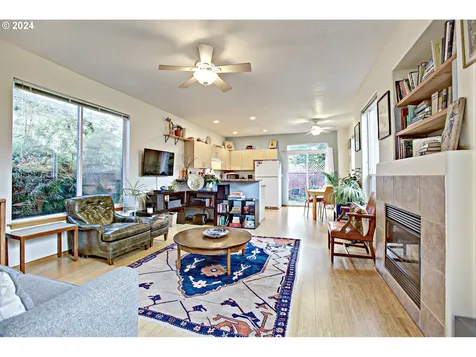 5532 SE Lafayette Street Portland OR 97206