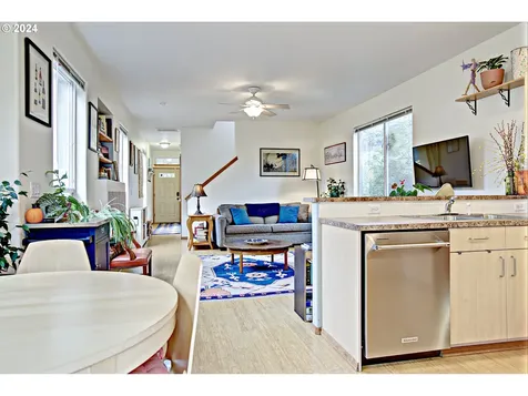 5532 SE Lafayette Street Portland OR 97206