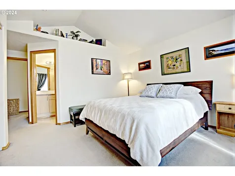 5532 SE Lafayette Street Portland OR 97206