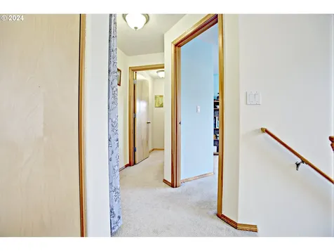 5532 SE Lafayette Street Portland OR 97206