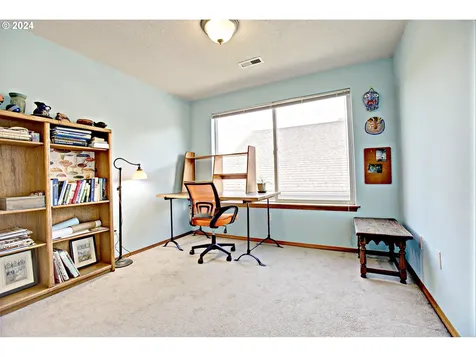 5532 SE Lafayette Street Portland OR 97206