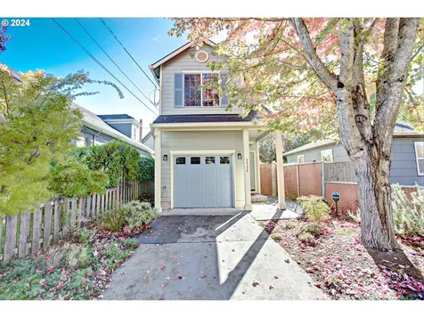 5532 SE Lafayette Street Portland OR 97206