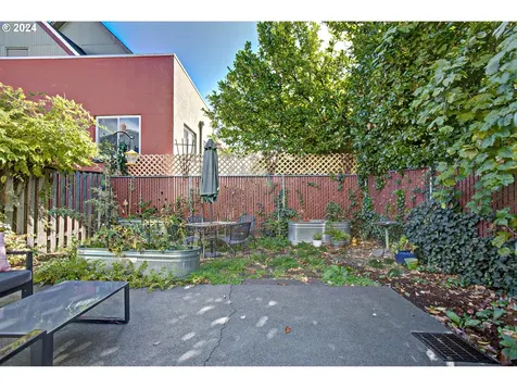 5532 SE Lafayette Street Portland OR 97206