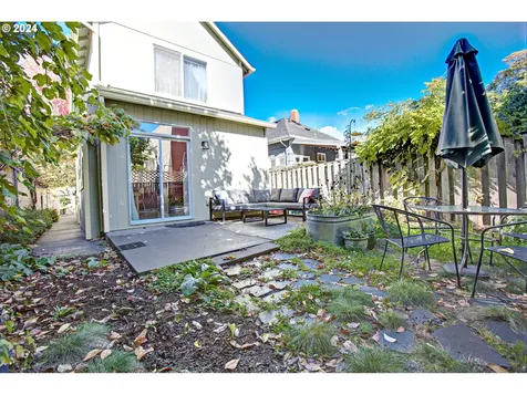5532 SE Lafayette Street Portland OR 97206