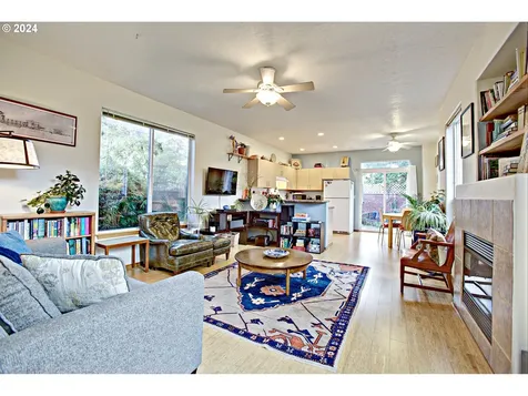 5532 SE Lafayette Street Portland OR 97206