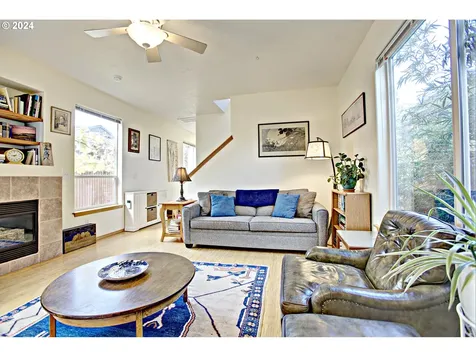 5532 SE Lafayette Street Portland OR 97206