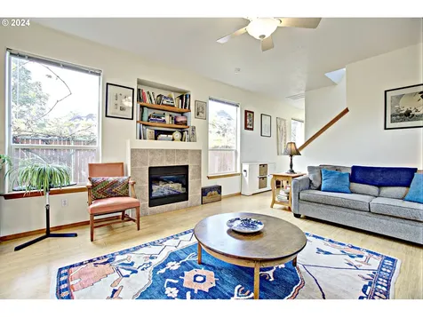 5532 SE Lafayette Street Portland OR 97206