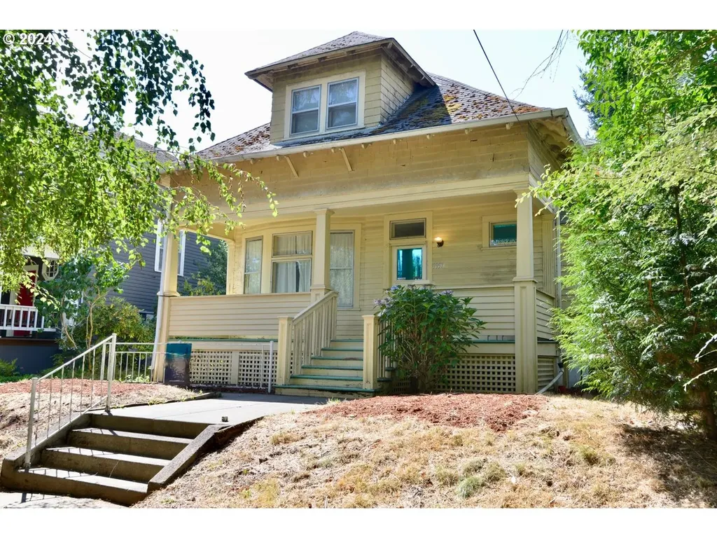 3957 N Colonial Avenue Portland OR 97227