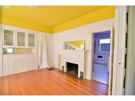 3957 N Colonial Avenue Portland OR 97227