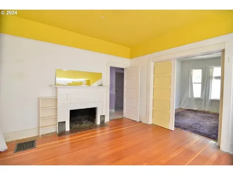 3957 N Colonial Avenue Portland OR 97227
