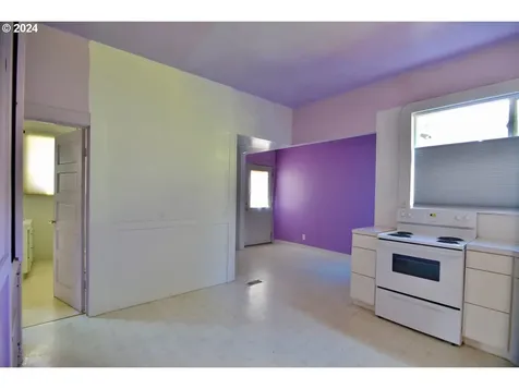 3957 N Colonial Avenue Portland OR 97227