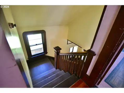 3957 N Colonial Avenue Portland OR 97227