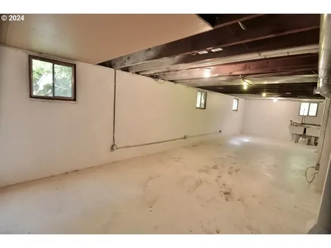 3957 N Colonial Avenue Portland OR 97227
