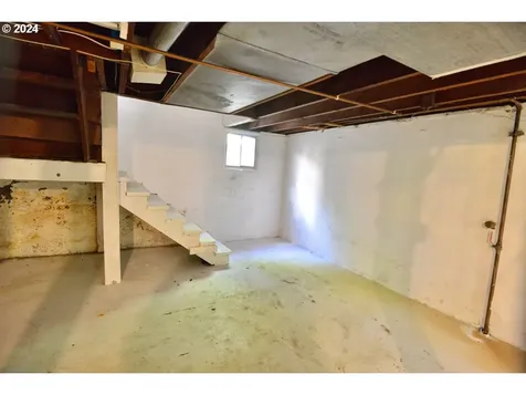 3957 N Colonial Avenue Portland OR 97227