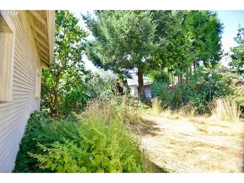 3957 N Colonial Avenue Portland OR 97227