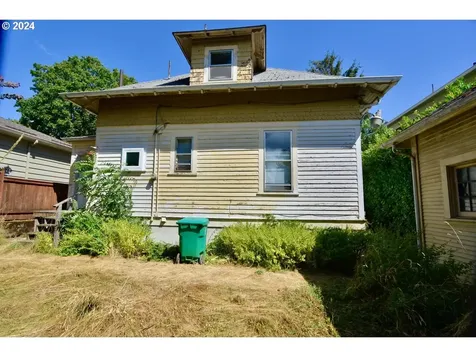 3957 N Colonial Avenue Portland OR 97227