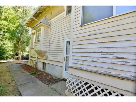 3957 N Colonial Avenue Portland OR 97227
