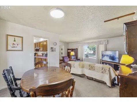 2111 Division Street Camas WA 98607