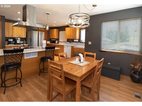 41500 Se Vista Loop Drive Sandy OR 97055