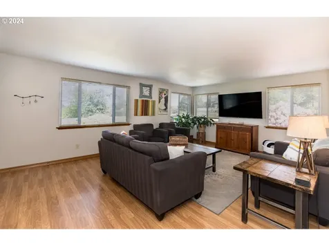 41500 Se Vista Loop Drive Sandy OR 97055