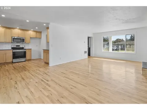 16841 SE Franklin Street Portland OR 97236