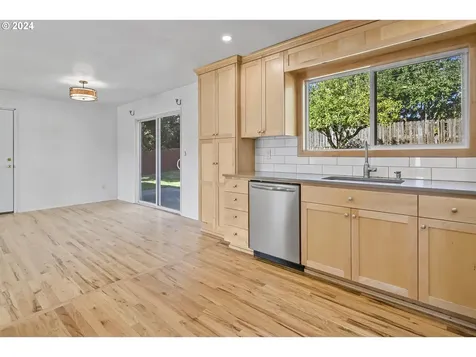 16841 SE Franklin Street Portland OR 97236