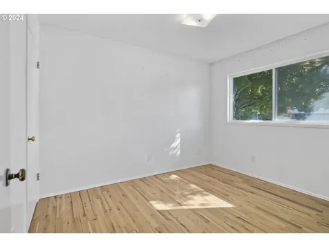 16841 SE Franklin Street Portland OR 97236