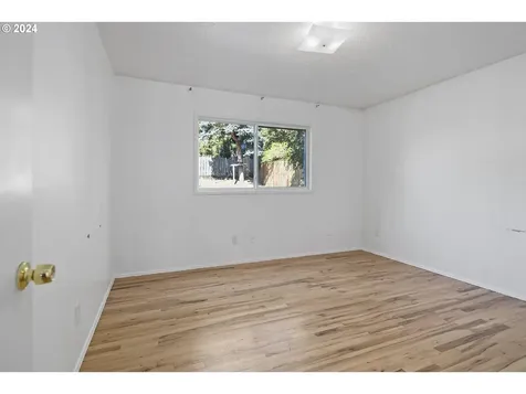16841 SE Franklin Street Portland OR 97236
