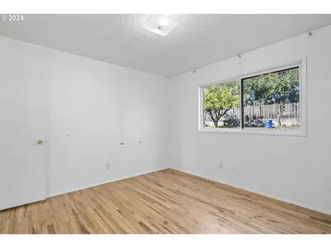 16841 SE Franklin Street Portland OR 97236
