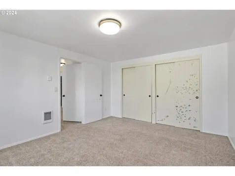 16841 SE Franklin Street Portland OR 97236