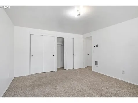 16841 SE Franklin Street Portland OR 97236