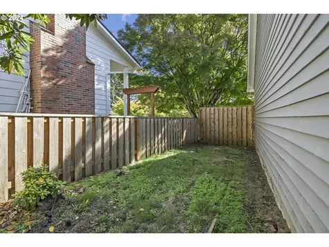 16841 SE Franklin Street Portland OR 97236