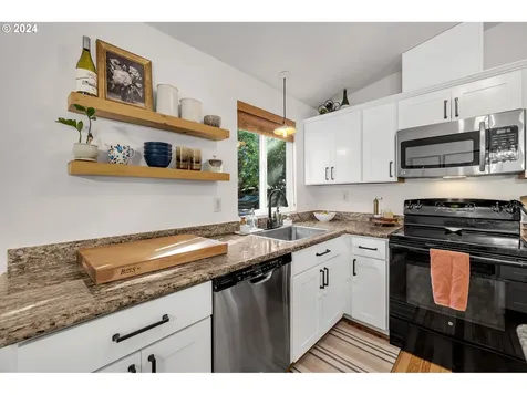 5822 SW Multnomah Boulevard Portland OR 97219