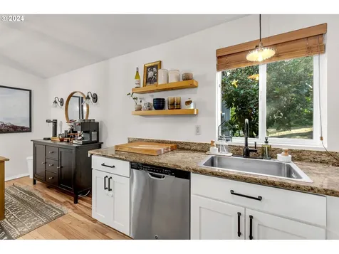 5822 SW Multnomah Boulevard Portland OR 97219