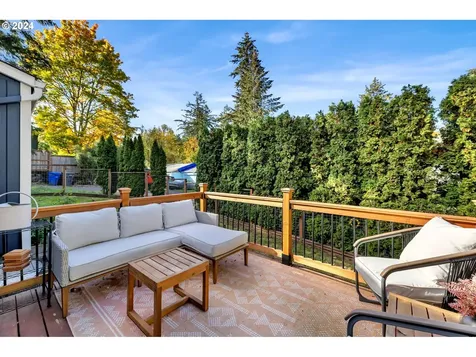 5822 SW Multnomah Boulevard Portland OR 97219