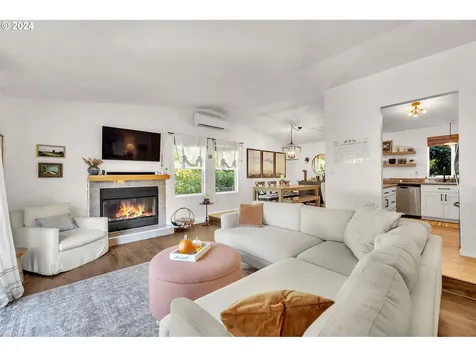 5822 SW Multnomah Boulevard Portland OR 97219