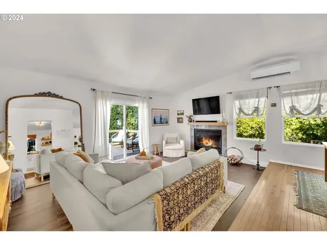 5822 SW Multnomah Boulevard Portland OR 97219