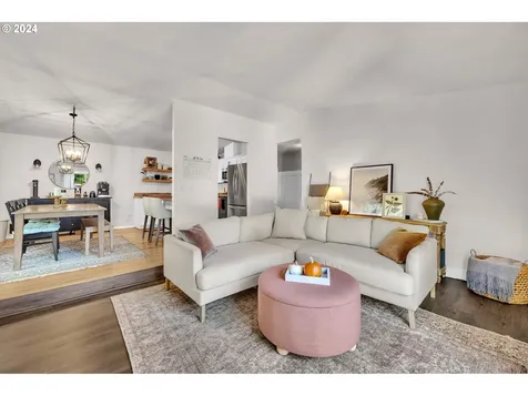5822 SW Multnomah Boulevard Portland OR 97219