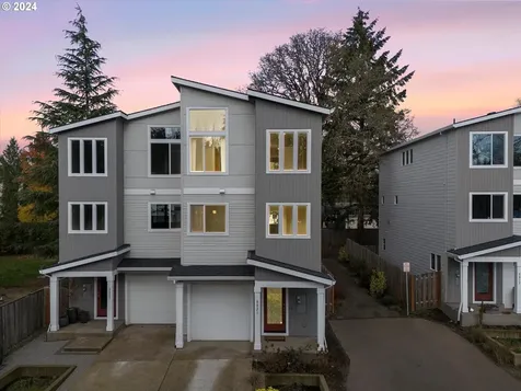 8821 SW Thorn Street Portland OR 97223