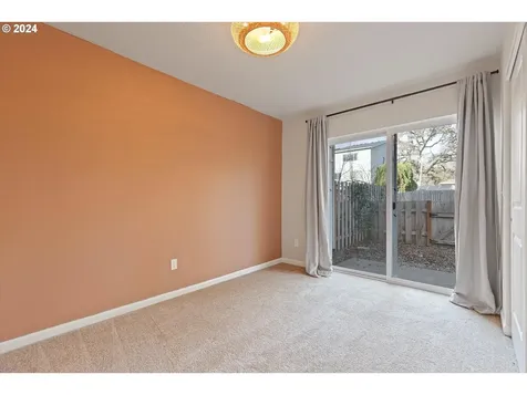 8821 SW Thorn Street Portland OR 97223