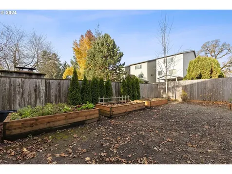8821 SW Thorn Street Portland OR 97223