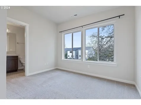 8821 SW Thorn Street Portland OR 97223