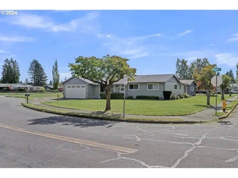3217 Maple Street Longview WA 98632