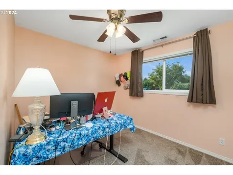 3217 Maple Street Longview WA 98632