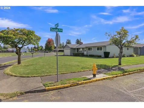 3217 Maple Street Longview WA 98632