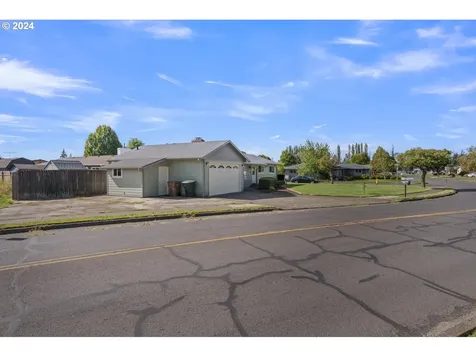 3217 Maple Street Longview WA 98632